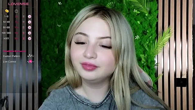 Snapshot of shy_blondiee chatting on 11/03/25, 09:48 shy blondiee online show from 11/03/25, 09:48