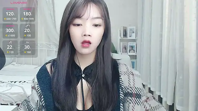 Snapshot of Jenny-Z chatting on 03/21/25, 02:07 Jenny-Z online show from 03/21/25, 02:07