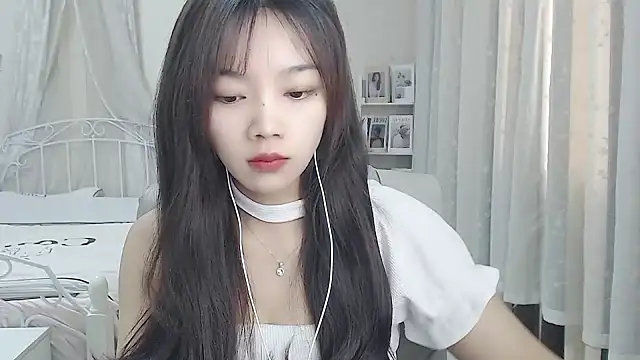 Snapshot of Jenny-Z chatting on 12/23/25, 02:20 Jenny-Z online show from 12/23/25, 02:20