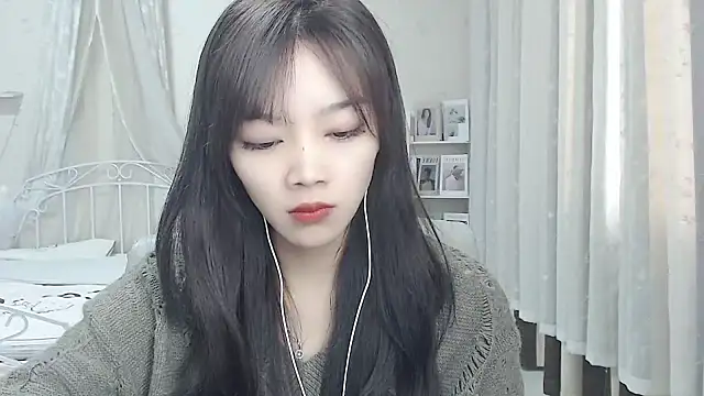 Snapshot of Jenny-Z chatting on 01/06/26, 02:15 Jenny-Z online show from 01/06/26, 02:15