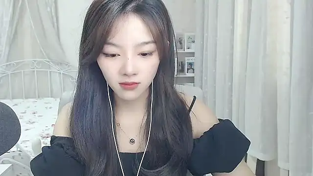 Jenny-Z online show from 05/18/26, 01:56