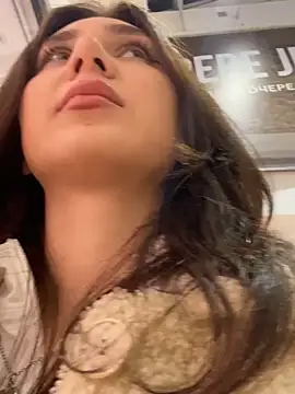 QuitieLia online show from 12/22/24, 04:06