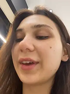 QuitieLia online show from 01/10/25, 03:16