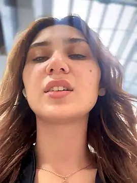 QuitieLia online show from 10/18/25, 09:21