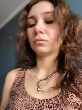 QuitieLia online show from 04/24/26, 07:22
