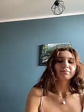 QuitieLia online show from 06/08/26, 07:09