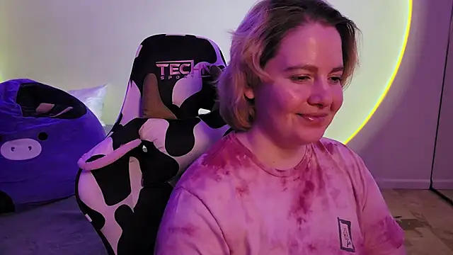 Snapshot of InternetFairy_XO chatting on 01/17/25, 07:30 InternetFairy XO online show from 01/17/25, 07:30