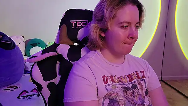 Snapshot of InternetFairy_XO chatting on 01/27/25, 11:22 InternetFairy XO online show from 01/27/25, 11:22