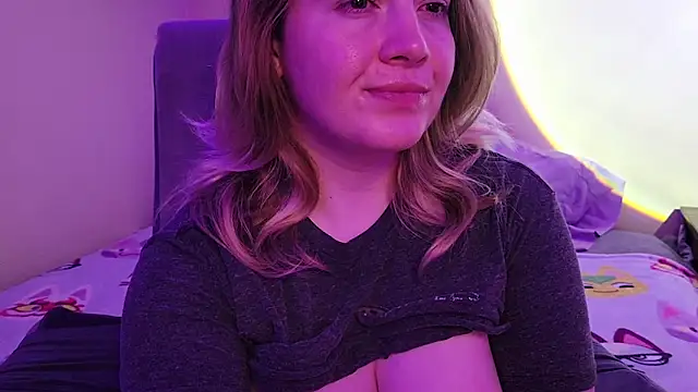 Snapshot of InternetFairy_XO chatting on 01/17/26, 03:33 InternetFairy XO online show from 01/17/26, 03:33