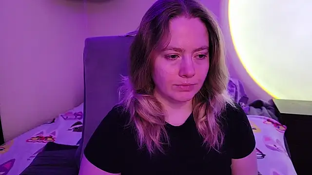 Snapshot of InternetFairy_XO chatting on 01/19/26, 04:27 InternetFairy XO online show from 01/19/26, 04:27