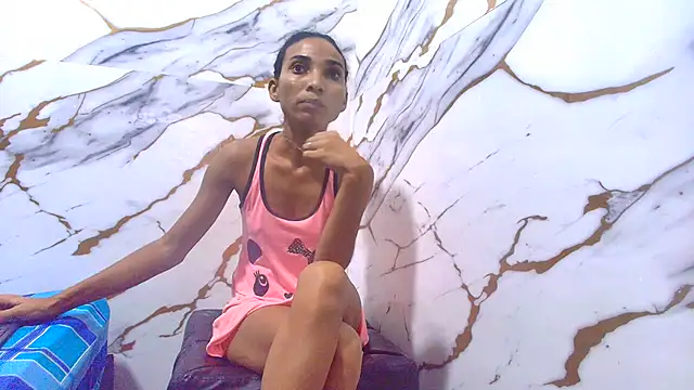 Snapshot of luciana_daza chatting on 06/23/26, 09:35 luciana daza online show from 06/23/26, 09:35