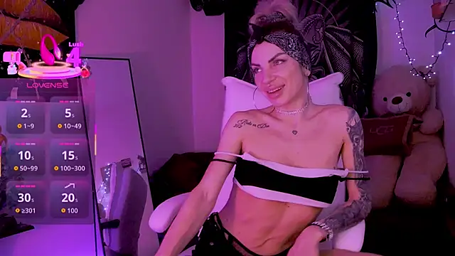 Snapshot of LusciousAlice chatting on 04/07/26, 12:33 LusciousAlice online show from 04/07/26, 12:33