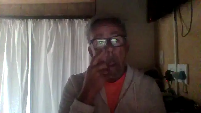 tuggy59 online show from 10/04/25, 05:16