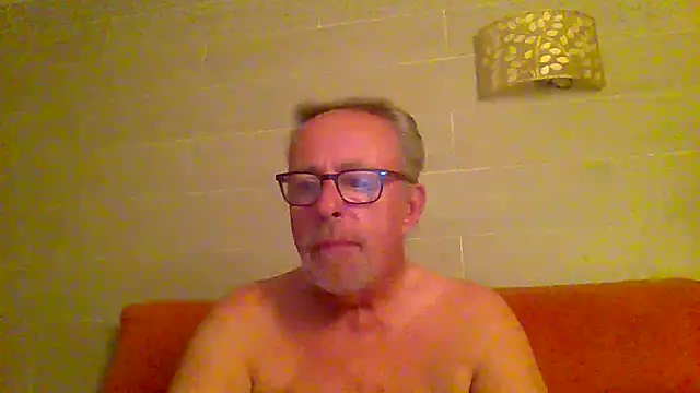 tuggy59 online show from 06/09/26, 03:29