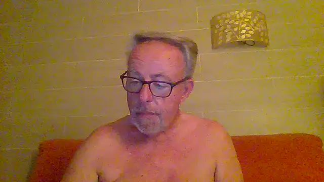tuggy59 online show from 06/24/26, 04:33