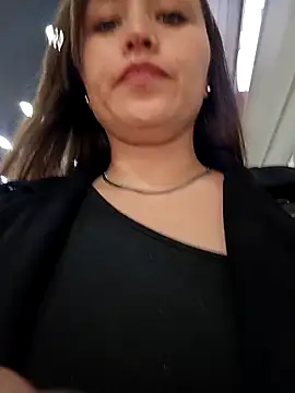 Snapshot of marena_saenz chatting on 10/24/25, 05:42 marena saenz online show from 10/24/25, 05:42