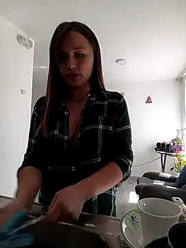 Snapshot of marena_saenz chatting on 11/22/25, 06:51 marena saenz online show from 11/22/25, 06:51