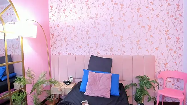 Snapshot of taylor_bennet chatting on 02/28/26, 12:06 taylor bennet online show from 02/28/26, 12:06