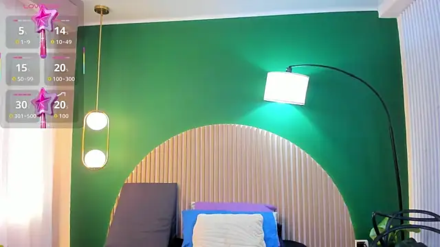 Snapshot of taylor_bennet chatting on 03/12/26, 12:00 taylor bennet online show from 03/12/26, 12:00