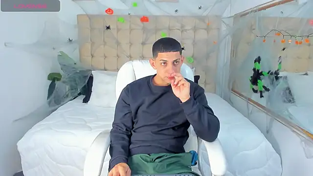 Alex cute77 online show from 10/06/25, 12:24