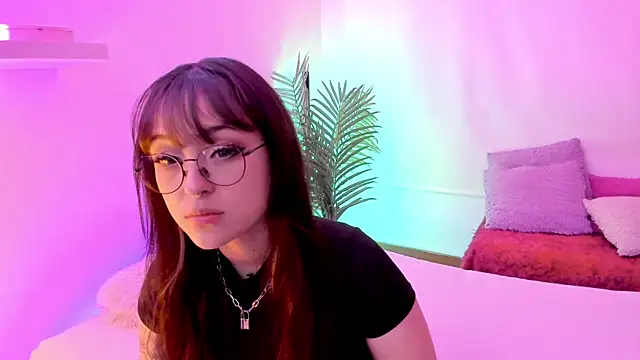 Gloomydoll online show from 11/18/25, 09:19