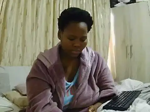 Snapshot of Real1SweetQueen chatting on 05/21/26, 05:58 Real1SweetQueen online show from 05/21/26, 05:58
