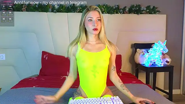 Snapshot of annief0x chatting on 01/02/25, 02:54 annief0x online show from 01/02/25, 02:54