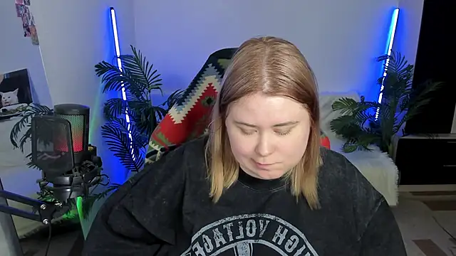 Akemi BBW online show from 02/25/25, 09:24