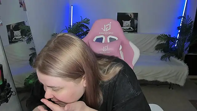 Akemi BBW online show from 03/06/25, 06:59