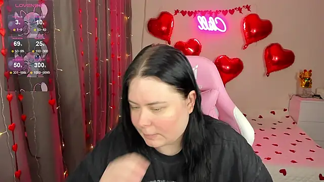 Snapshot of Akemi_BBW chatting on 02/14/26, 05:37 Akemi BBW online show from 02/14/26, 05:37