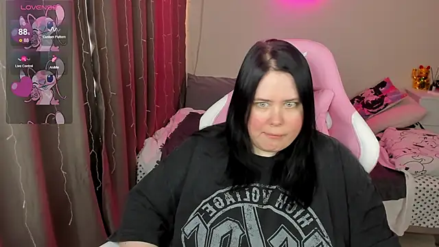 Snapshot of Akemi_BBW chatting on 03/12/26, 02:01 Akemi BBW online show from 03/12/26, 02:01