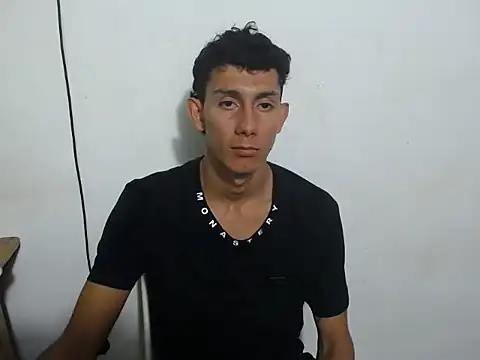 Snapshot of Sexy_boy1215 chatting on 10/21/25, 12:11 Sexy boy1215 online show from 10/21/25, 12:11