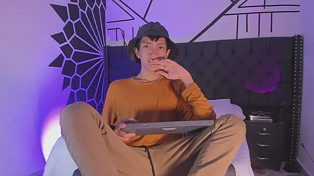 DereckCooperr online show from 02/12/25, 03:29