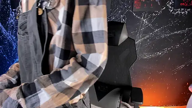 Snapshot of DereckCooperr chatting on 01/16/26, 11:20 DereckCooperr online show from 01/16/26, 11:20