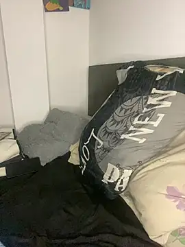 Snapshot of DereckCooperr chatting on 02/21/26, 04:02 DereckCooperr online show from 02/21/26, 04:02