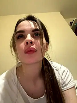 Snapshot of KristenSayles chatting on 12/03/24, 11:44 KristenSayles online show from 12/03/24, 11:44