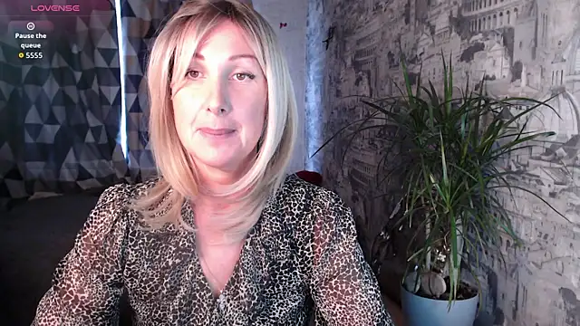 Ariel the mermaid online show from 10/23/25, 07:29