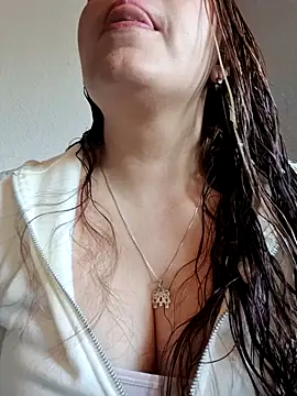 Snapshot of seherlatin chatting on 07/06/26, 02:47 seherlatin online show from 07/06/26, 02:47
