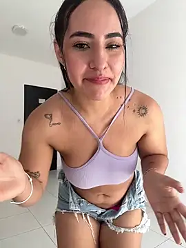 Snapshot of anniesweet02 chatting on 11/13/25, 05:01 anniesweet02 online show from 11/13/25, 05:01