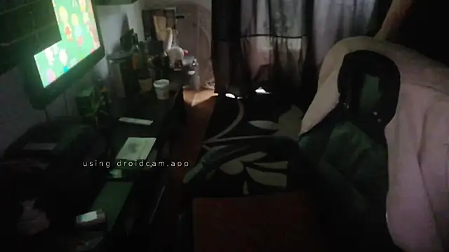 Snapshot of HardAlready chatting on 12/06/24, 08:37 HardAlready online show from 12/06/24, 08:37