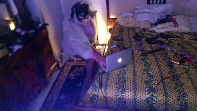 CharlotteVixxens online show from 04/30/26, 12:17