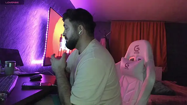 Snapshot of Eduu2322 chatting on 02/09/26, 10:14 Eduu2322 online show from 02/09/26, 10:14