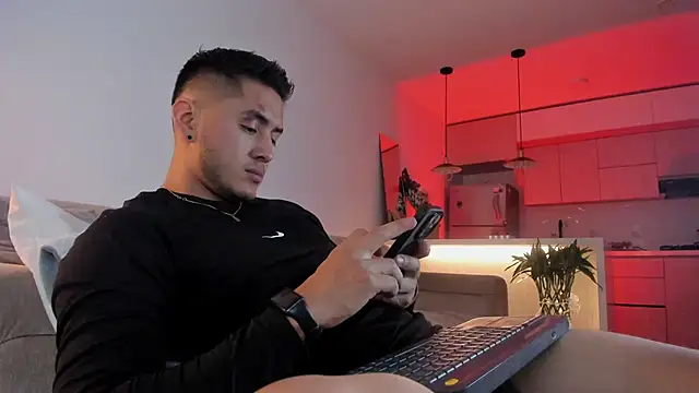 Snapshot of Chriskyle_ chatting on 12/08/24, 12:07 Chriskyle  online show from 12/08/24, 12:07