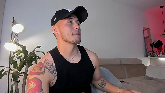 Snapshot of Chriskyle_ chatting on 03/11/25, 05:16 Chriskyle  online show from 03/11/25, 05:16