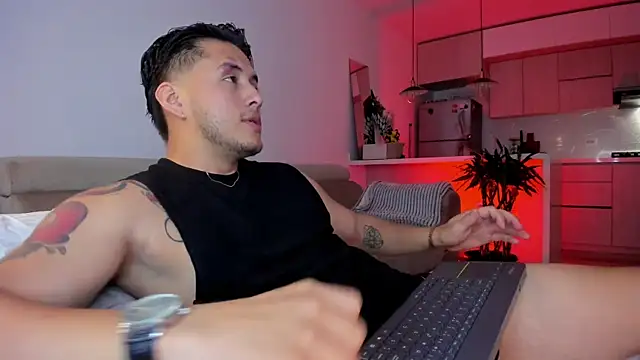 Snapshot of Chriskyle_ chatting on 10/29/25, 12:13 Chriskyle  online show from 10/29/25, 12:13