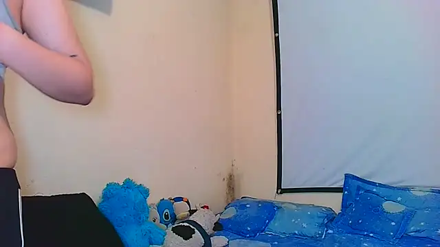 Snapshot of vanellope12 chatting on 06/05/26, 05:58 vanellope12 online show from 06/05/26, 05:58