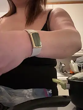 Snapshot of asianmama888 chatting on 02/12/25, 10:37 asianmama888 online show from 02/12/25, 10:37