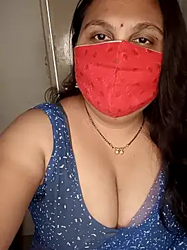 Snapshot of Love-priya chatting on 12/16/24, 07:58 Love-priya online show from 12/16/24, 07:58