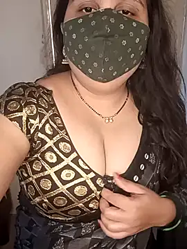 Snapshot of Love-priya chatting on 12/18/24, 06:10 Love-priya online show from 12/18/24, 06:10