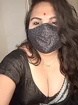 Snapshot of Love-priya chatting on 02/19/25, 06:44 Love-priya online show from 02/19/25, 06:44